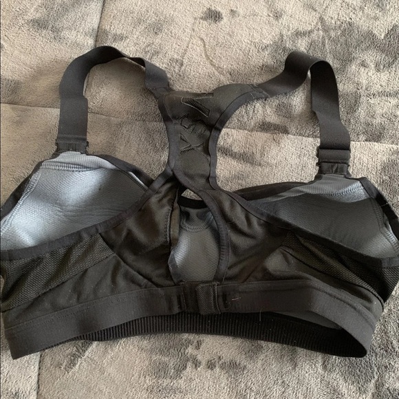 Victoria Secret 34B Sports Bra - Picture 3 of 3